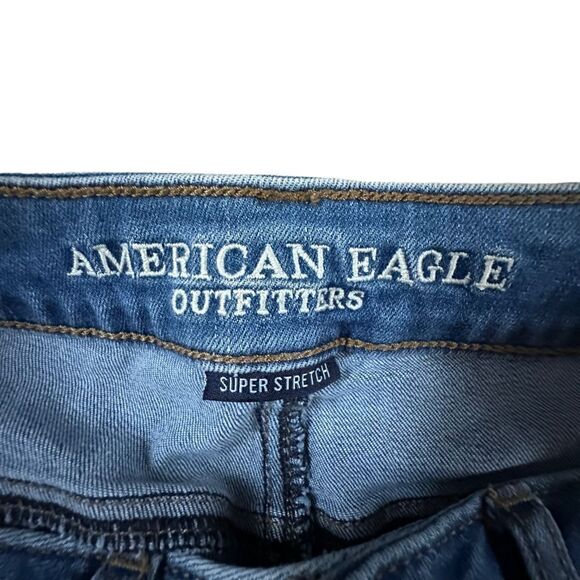 American Eagle ~ Super Stretch Denim Cutoff Shorts ~ size 2 - Picture 7 of 8